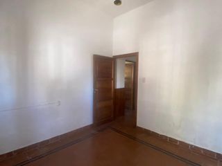 Foto 8 de Casa Esquina en 9 de Julio y Francisco Muñiz, a reciclar, oportunidad.
