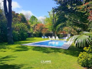 Foto 4 de Casa de 5 ambientes con gran parque y piscina climatizada - Alquiler Temporada 2024/2025 Disp Febrero - Barrio Los Troncos