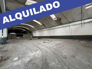 Foto 1 de DEPOSITO EN INMEJORABLE UBICACION SOBRE PANAMERICANA OLIVOS - ALQUILADO