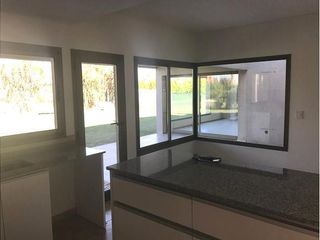 Foto 2 de Casa a estrenar, 3 dormitorios, parque, cocheras. Exc.