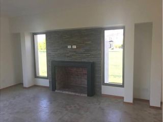 Foto 4 de Casa a estrenar, 3 dormitorios, parque, cocheras. Exc.