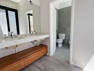 Foto 28 de Venta Casa - Barrio El Millord / Pilara - Vista a cancha de polo