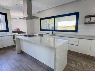 Foto 12 de Venta Casa - Barrio El Millord / Pilara - Vista a cancha de polo