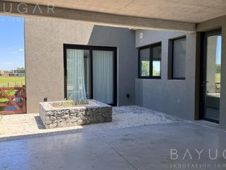 Foto 40 de Venta Casa - Barrio El Millord / Pilara - Vista a cancha de polo