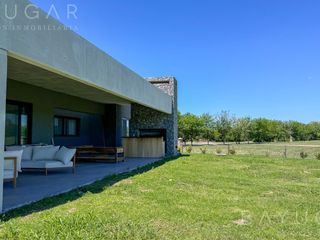 Foto 39 de Venta Casa - Barrio El Millord / Pilara - Vista a cancha de polo