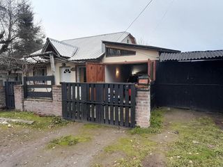 Foto 1 de Casa Centrica en El Bolson   2 departamentos en terreno de 464m2