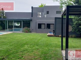 Foto 1 de Moderna Casa en San Matias c/Pileta -OPORTUNIDAD