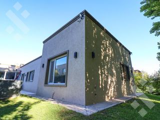 Foto 18 de Venta casa 4 dormitorios - Barrio La Zagala - Neuquen