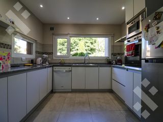 Foto 44 de Venta casa 4 dormitorios - Barrio La Zagala - Neuquen