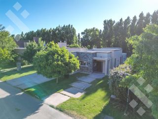 Foto 50 de Venta casa 4 dormitorios - Barrio La Zagala - Neuquen