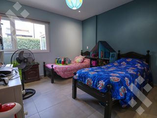 Foto 8 de Venta casa 4 dormitorios - Barrio La Zagala - Neuquen