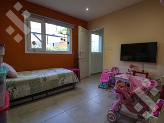 Foto 19 de Venta casa 4 dormitorios - Barrio La Zagala - Neuquen