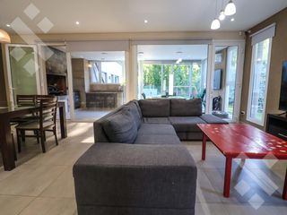 Foto 40 de Venta casa 4 dormitorios - Barrio La Zagala - Neuquen
