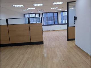 Foto 5 de La Carolina, Oficina en  Renta, 125m2, 5 Ambiente, 2 Baños.