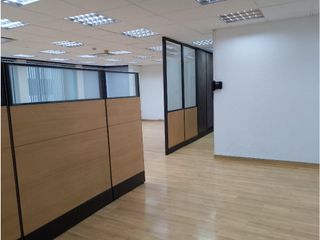 Foto 2 de La Carolina, Oficina en  Renta, 125m2, 5 Ambiente, 2 Baños.