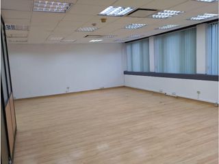 Foto 4 de La Carolina, Oficina en  Renta, 125m2, 5 Ambiente, 2 Baños.