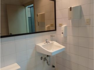 Foto 18 de La Carolina, Oficina en  Renta, 125m2, 5 Ambiente, 2 Baños.