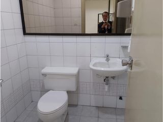 Foto 17 de La Carolina, Oficina en  Renta, 125m2, 5 Ambiente, 2 Baños.