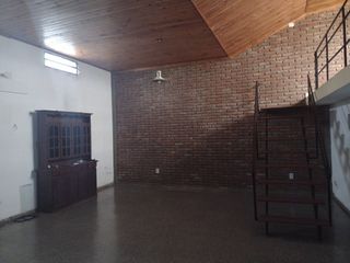 Foto 11 de Venta. Casa con cochera y patio. Oportunidad!