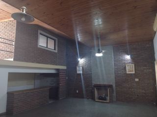 Foto 4 de Venta. Casa con cochera y patio. Oportunidad!