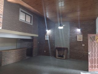Foto 6 de Venta. Casa con cochera y patio. Oportunidad!