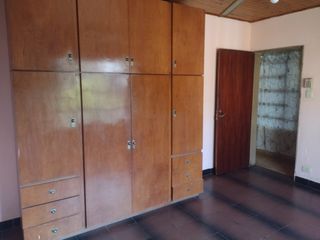 Foto 21 de Venta. Casa con cochera y patio. Oportunidad!