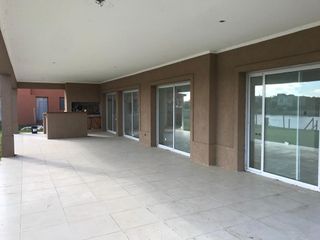 Foto 9 de Casa en venta 6 Ambientes - El  Cantón
