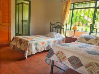 Foto 12 de Maat vende Casa en el Condominio  Villeta 2.072m2 $ 1.000Millones