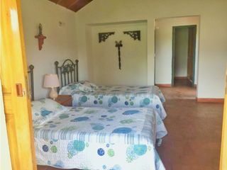 Foto 10 de Maat vende Casa en el Condominio  Villeta 2.072m2 $ 1.000Millones
