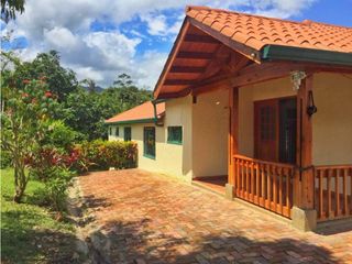 Foto 2 de Maat vende Casa en el Condominio  Villeta 2.072m2 $ 1.000Millones