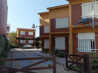 Foto 1 de Edificio Comercial venta - 7 dormitorios 6 baños - 380mts2 totales - Las Toninas