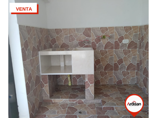 Foto 4 de CASA CENTRAL CON LOCAL COMERCIAL Y APARTAMENTO