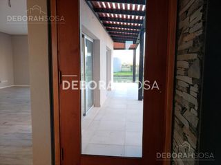 Foto 6 de Casa en Venta 4 ambientes lote interno con pileta - El Cantón Zona Norte Escobar