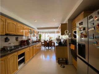 Foto 10 de VENTA DE CASA / APARTAMENTO EN CHICO,  270 M2 POR $2.000'000.000