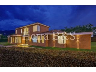 Foto 21 de ARRIENDO DE LUJOSA CASA EN SAN SIMÓN, 470 M2 POR $17,5 Millones