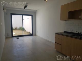 Foto 4 de Monoambiente con jardin propio | Banfield