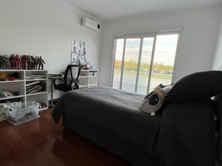 Foto 18 de Casa Moderna de 4 dormitorios en el Golf de Nordelta en venta