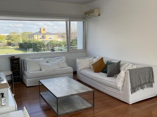 Foto 11 de Casa Moderna de 4 dormitorios en el Golf de Nordelta en venta