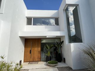 Foto 27 de Casa Moderna de 4 dormitorios en el Golf de Nordelta en venta
