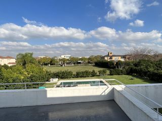 Foto 26 de Casa Moderna de 4 dormitorios en el Golf de Nordelta en venta