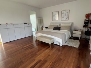 Foto 13 de Casa Moderna de 4 dormitorios en el Golf de Nordelta en venta