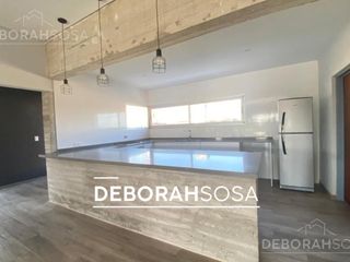Foto 3 de Hermosa Casa en lote interno - El Cantón