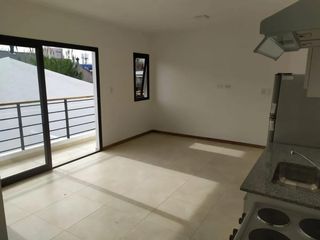 Foto 1 de PH en venta - 1 dormitorio 1 baño - Cochera - 80mts2 - Quilmes Oeste