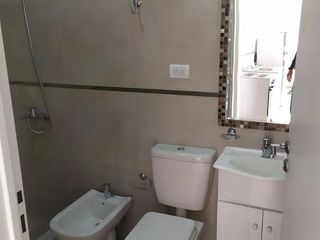 Foto 4 de PH en venta - 1 dormitorio 1 baño - Cochera - 80mts2 - Quilmes Oeste