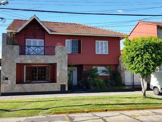 Foto 1 de Casa - Lomas de Zamora Oeste