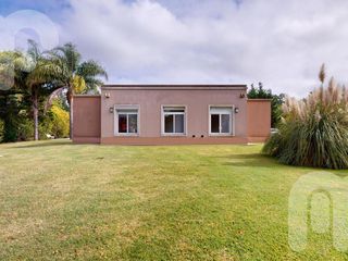 Foto 24 de Venta de Casa en Campos de Roca