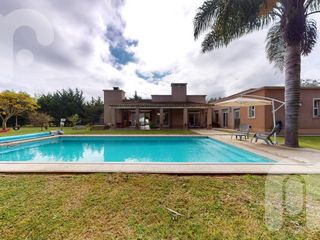 Foto 1 de Venta de Casa en Campos de Roca