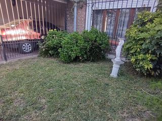 Foto 3 de CASA DE 4 AMBIENTES VENTA EN Cabrera  1247 (BANFIELD)
