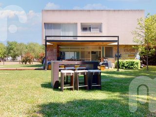 Foto 19 de VENTA CASA DE 4 DORMITORIOS  HARAS DEL SUR II