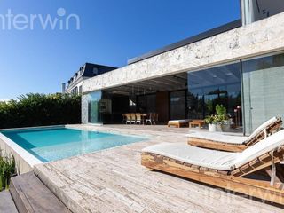 Foto 1 de Casa en  Nordelta - 6 amb con cochera y pileta -  El Yatch - VENTA